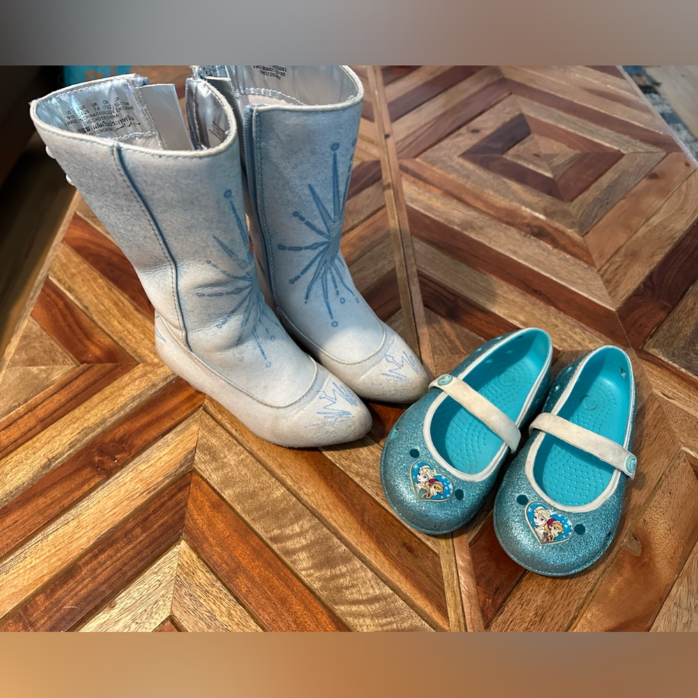 Toddler Elsa boots and shoes size 9/10